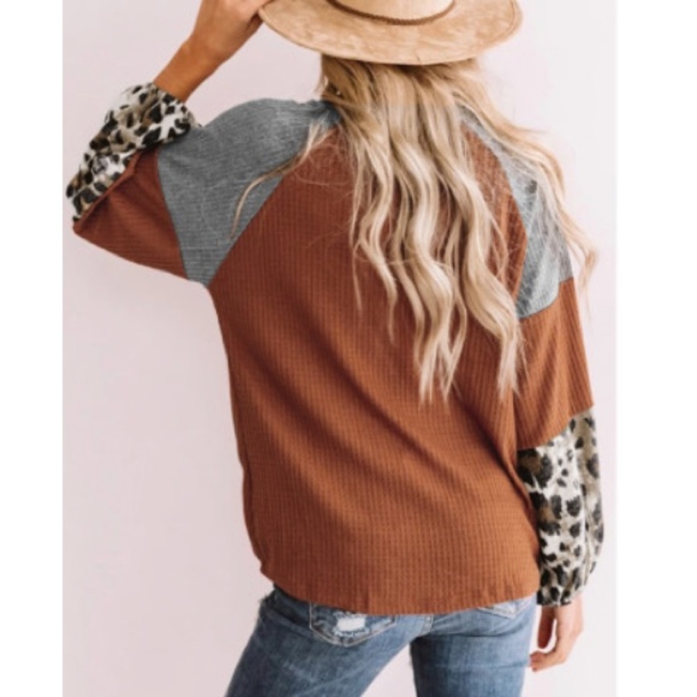 Fall blouse • - Picture 3 of 7